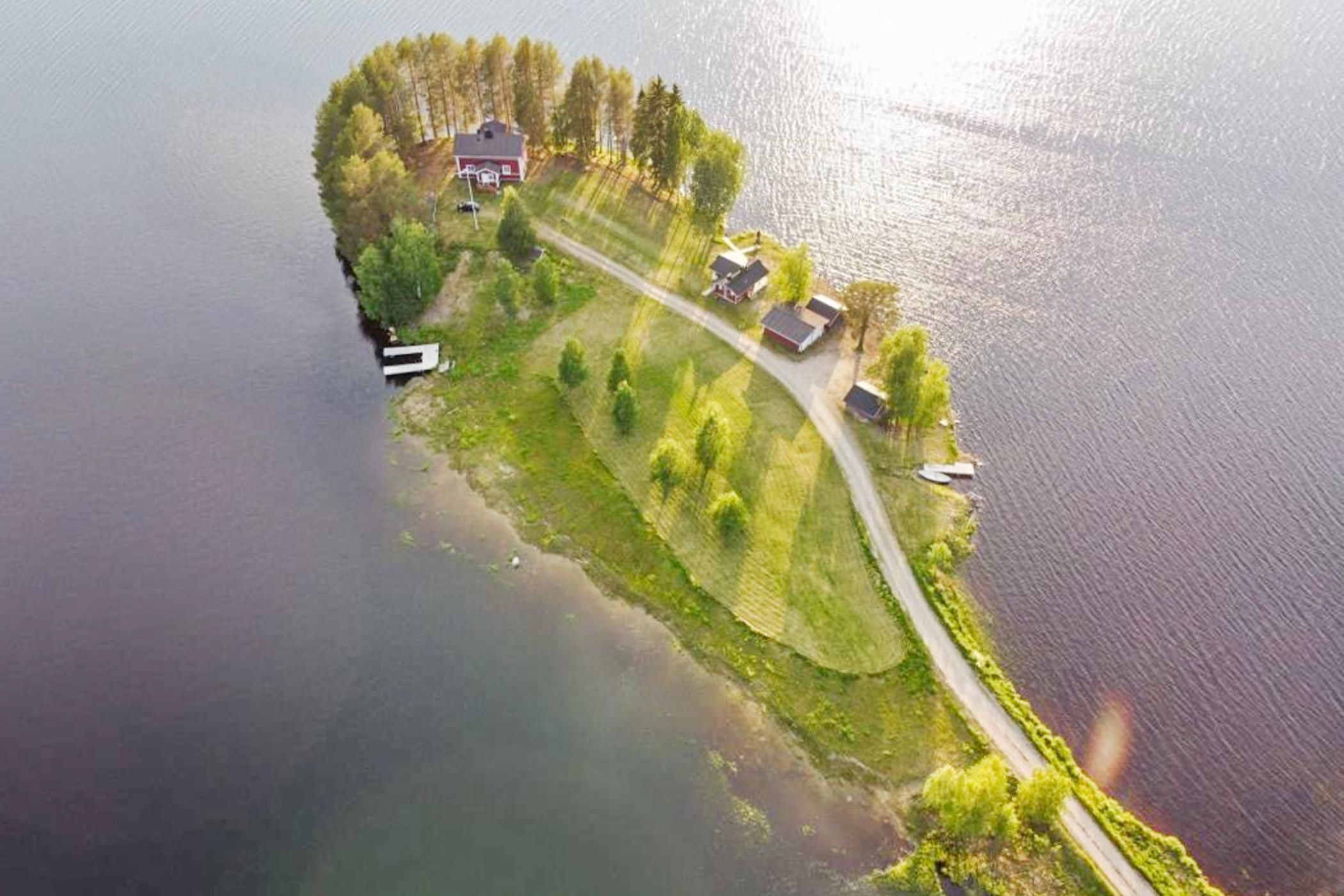 Ferragosto nell'Artico tra foreste e laghi della Lapponia